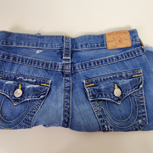 True Religion button fly factory distressed raw hem bermuda shorts size 27 - Picture 4 of 11